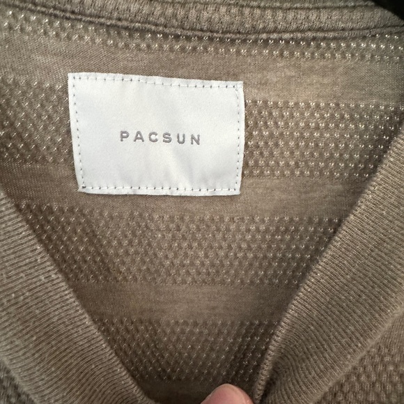 PacSun XL T- Shirt - Cotton - Lightly Used - Picture 2 of 3